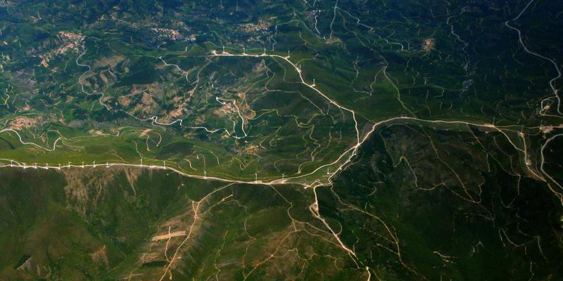 金融投资73：保险、理财服务与股票的三角平衡艺术